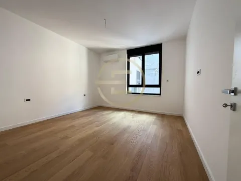 Izdavanje, stan, 126m², Stari grad, Novi Sad - image 18