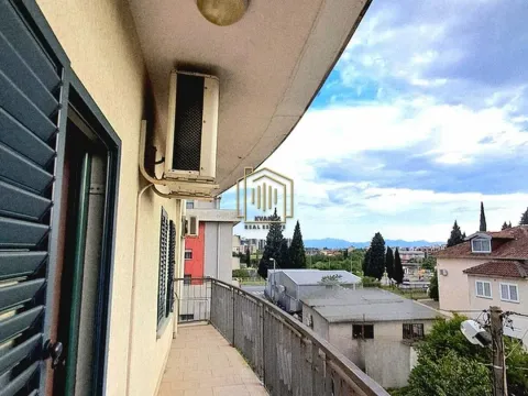 Sale, three bedroom apartment, 130m², Gorica C, Podgorica - image 19