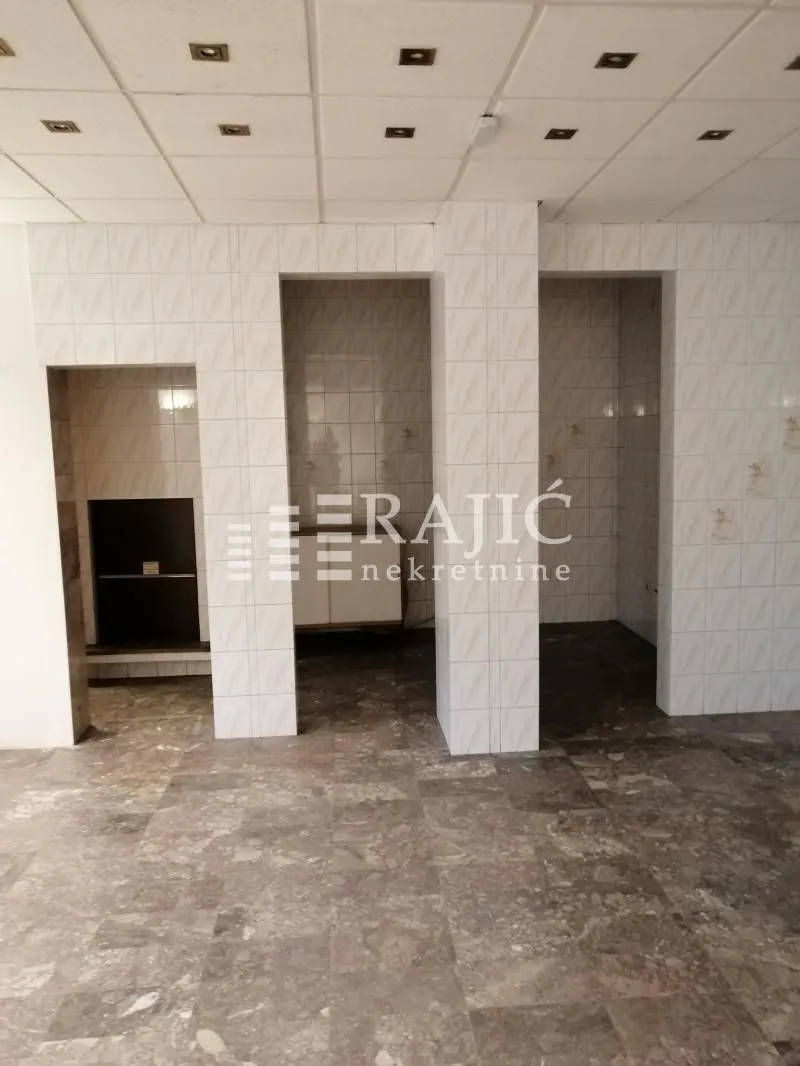 Rent, office space, 350m², Savski Trg, Beograd