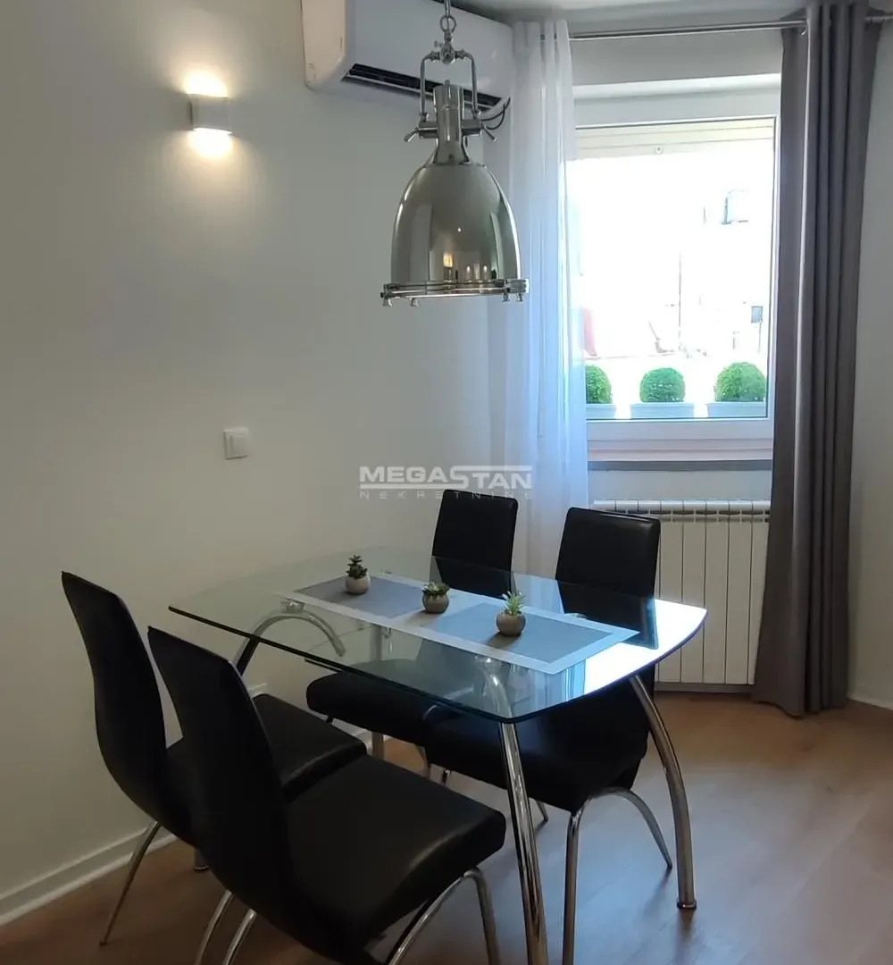 Rent, two bedroom apartment, 60m², Stari Grad, Beograd
