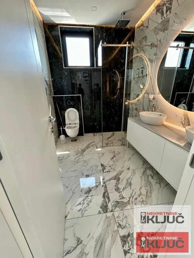 Izdavanje, kuća, 180m², Sremska Kamenica, Petrovaradin