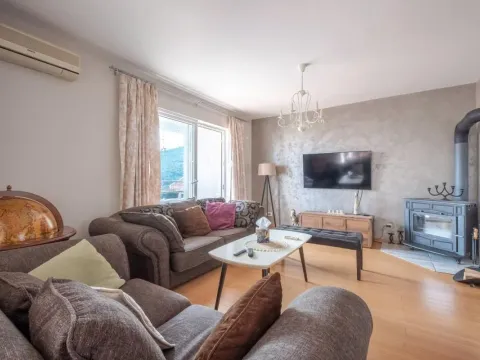 Sale, two bedroom apartment, 76m², Budva, Crna Gora - image 33