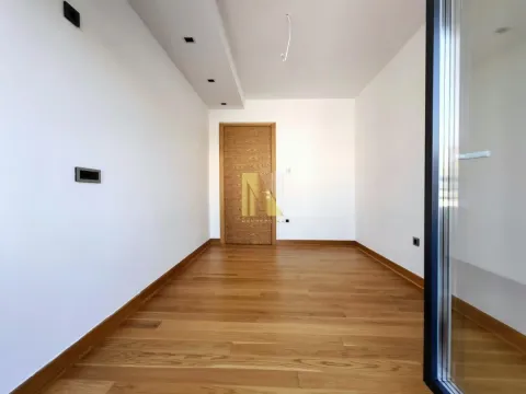 Sale, four bedroom apartment, 240m², Cara Dušana, Novi Sad Sve Podlokacije - image 13