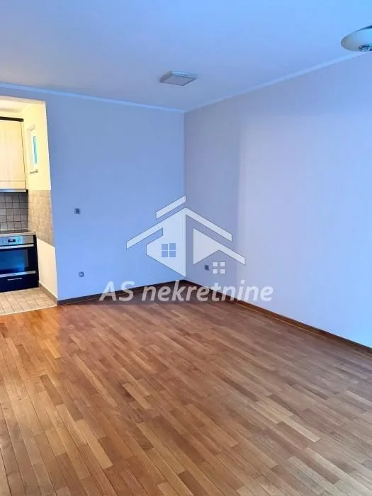 Izdavanje, trosoban stan, 67m², Lekino Brdo, Voždovac Sve Podlokacije