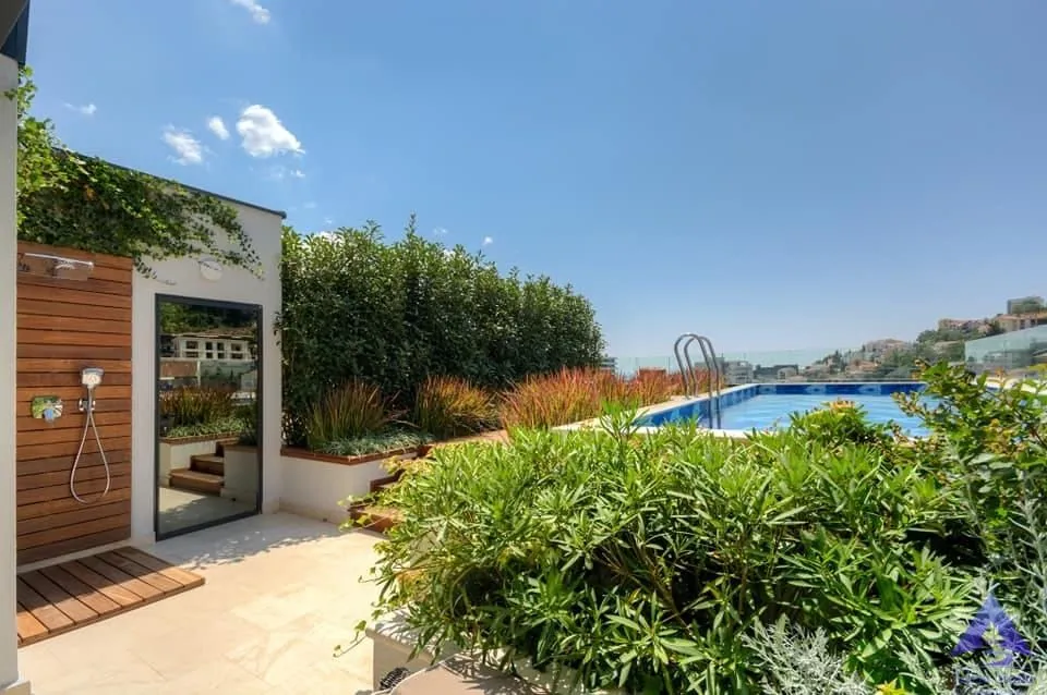 Prodaja, kuća, 378m², Centar, Budva