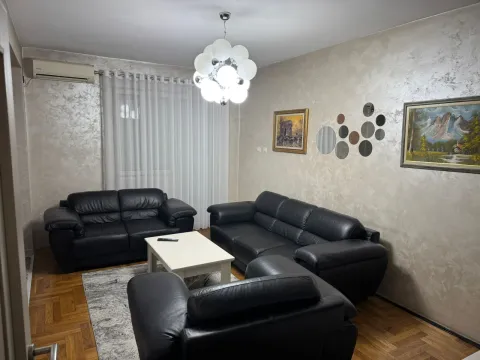Izdavanje, dvosoban stan, 80m², Stari Aerodrom, Podgorica - image 2
