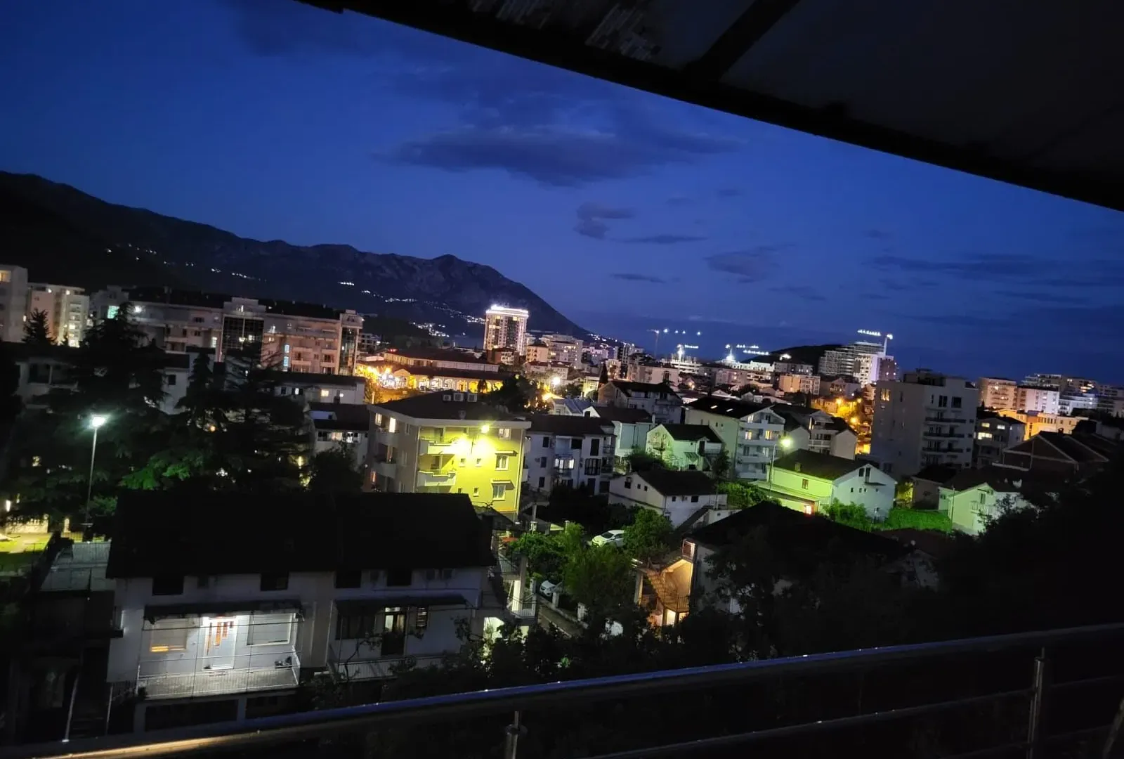 Izdavanje, garsonjera, 39m², Budva, Crna Gora