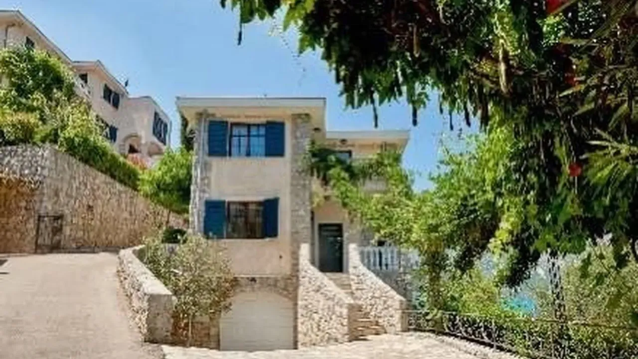 Sale, house, 235m², Kostanjica, Kotor