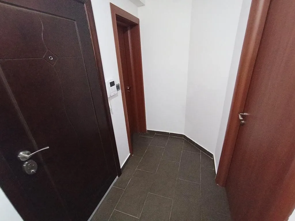 Izdavanje, trosoban stan, 90m², Podgorica, Crna Gora