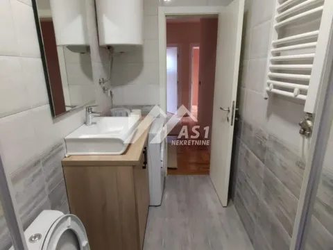 Izdavanje, četvorosoban stan, 110m², Železnička Stanica, Novi Sad Sve Podlokacije - image 4