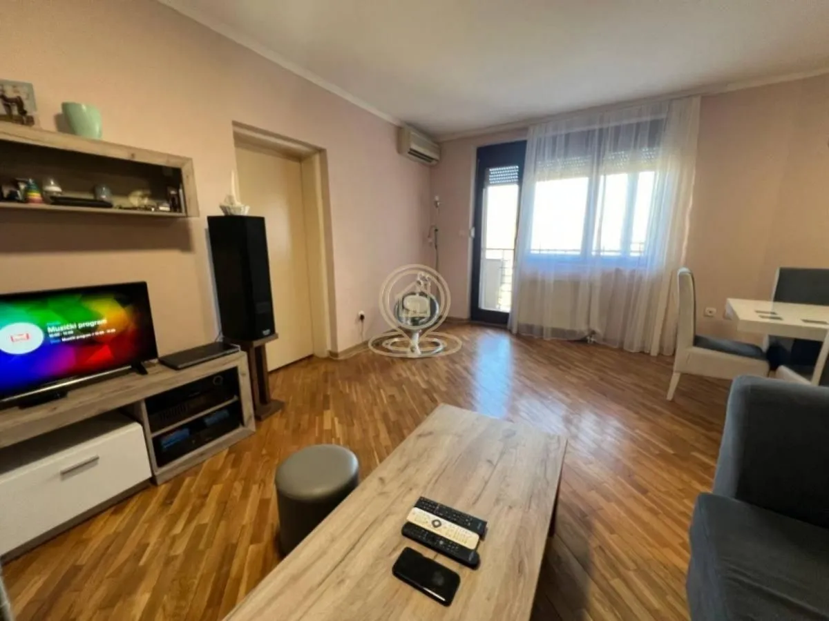 Prodaja, trosoban stan, 71m², Salajka, Novi Sad Sve Podlokacije