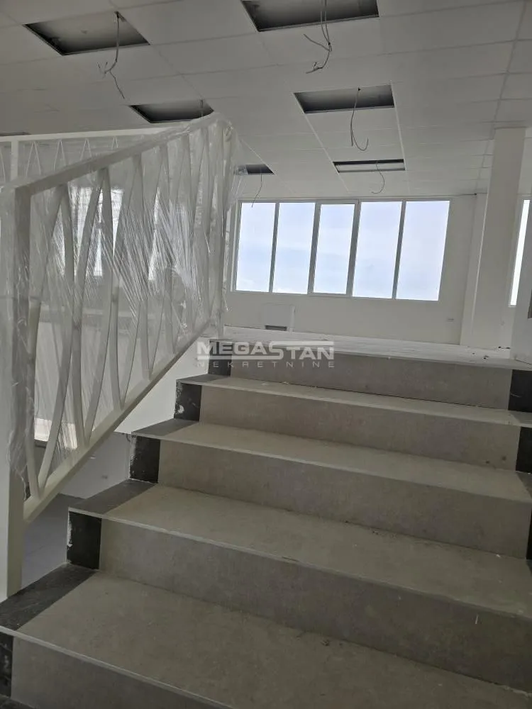 Rent, office space, 1200m², Čukarica, Beograd