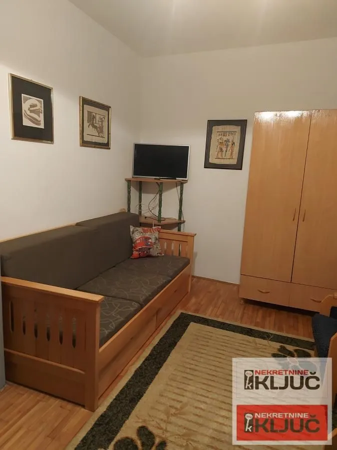 Izdavanje, jednosoban stan, 32m², Centar, Novi Sad