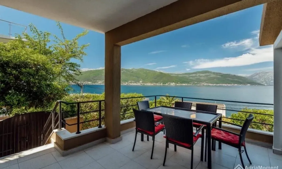Prodaja, kuća, 240m², Krašići, Tivat