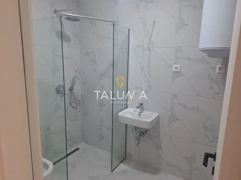 Rent, two bedroom apartment, 65m², Stari Aerodrom, Podgorica - image 4