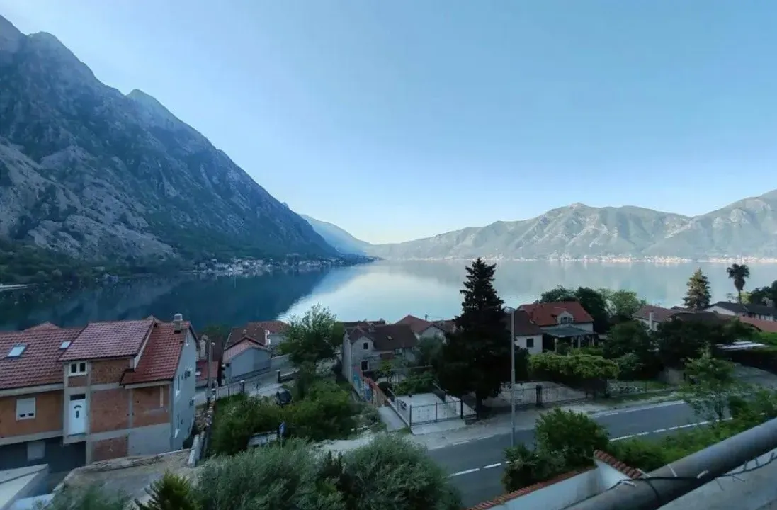 Prodaja, trosoban stan, 67m², Orahovac, Kotor