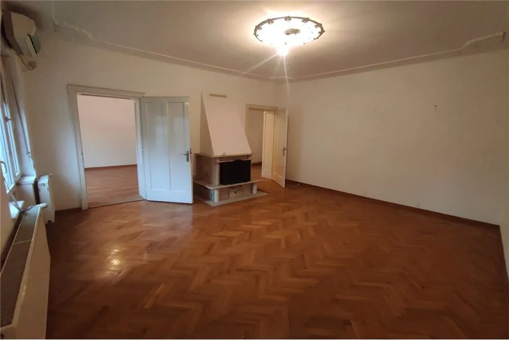 Izdavanje, dvosoban stan, 94m², Centar, Niš