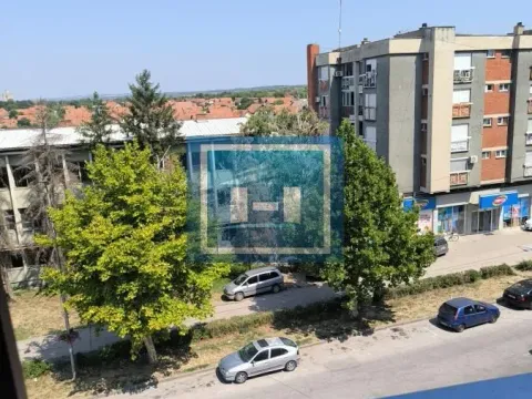 Prodaja, trosoban stan, 98m², Centar, Ćuprija - image 15