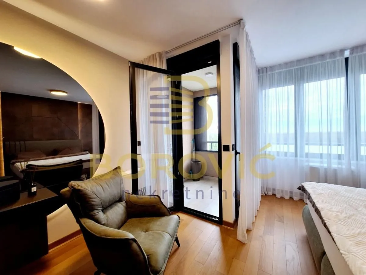 Prodaja, četvorosoban stan, 157m², Zemun Sve Podlokacije, Beograd