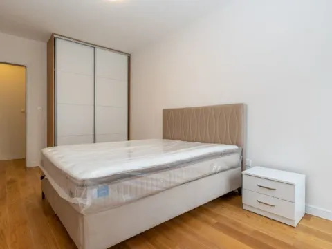 Rent, two bedroom apartment, 72m², Central Point, Podgorica - image 9