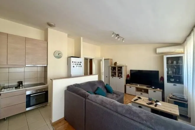 Prodaja, trosoban stan, 74m², Voždovac, Voždovac Sve Podlokacije