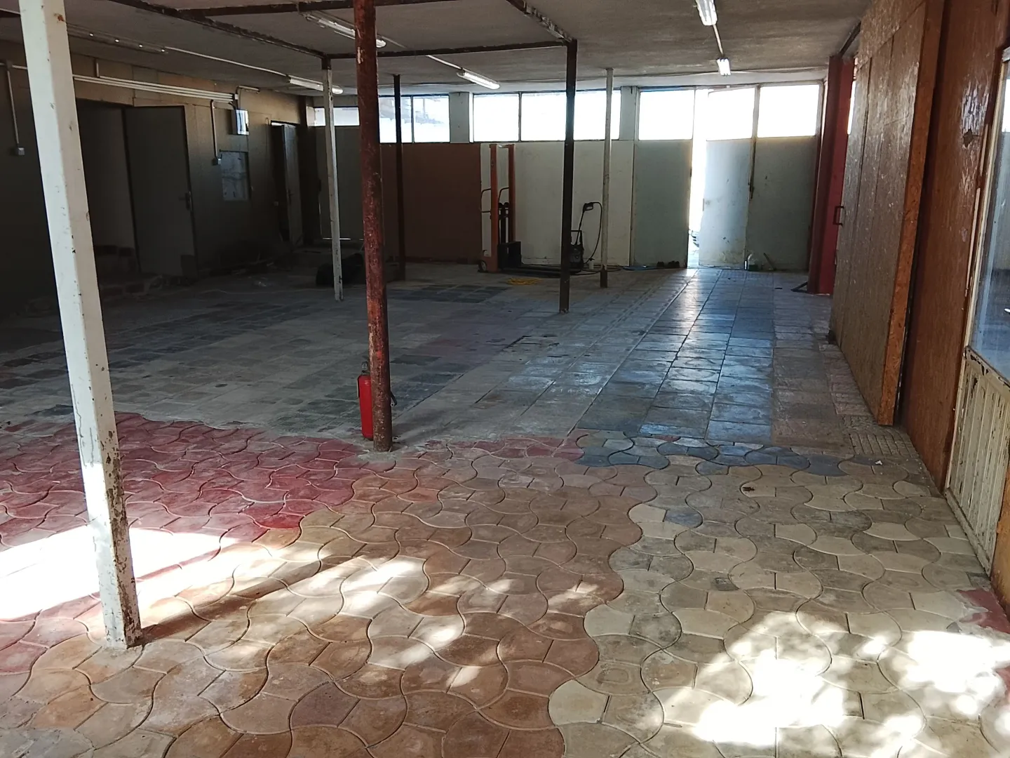 Rent, office space, 800m², Trešnja-Koviona, Sopot