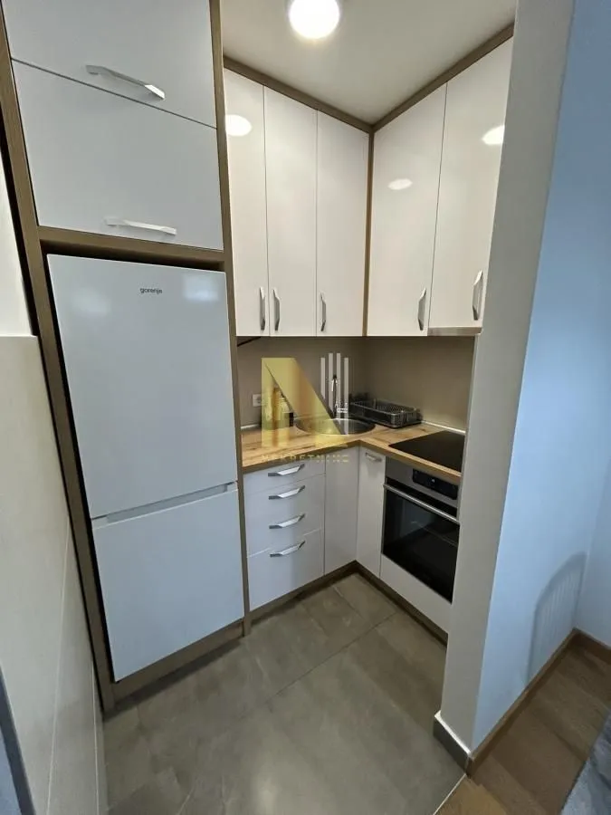 Izdavanje, jednosoban stan, 42m², Bulevar Evrope, Novi Sad Sve Podlokacije