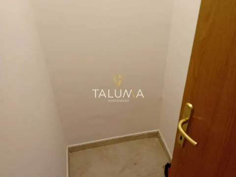 Sale, two bedroom apartment, 141m², Stari Aerodrom, Podgorica - image 7