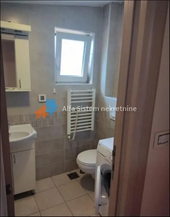 Izdavanje, četvorosoban stan, 105m², Lekino Brdo, Voždovac Sve Podlokacije