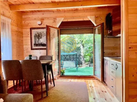 Izdavanje, kuća, 63m², Centar, Kolašin - image 11