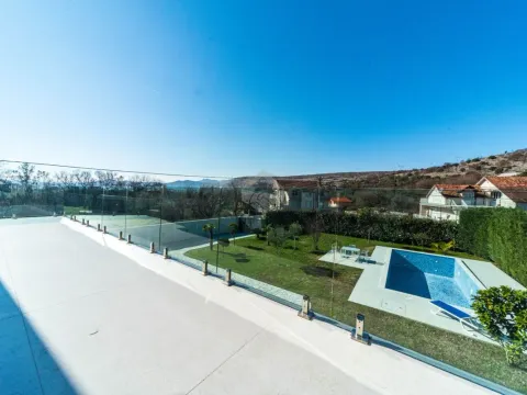 Izdavanje, kuća, 220m², Podgorica, Crna Gora - image 25