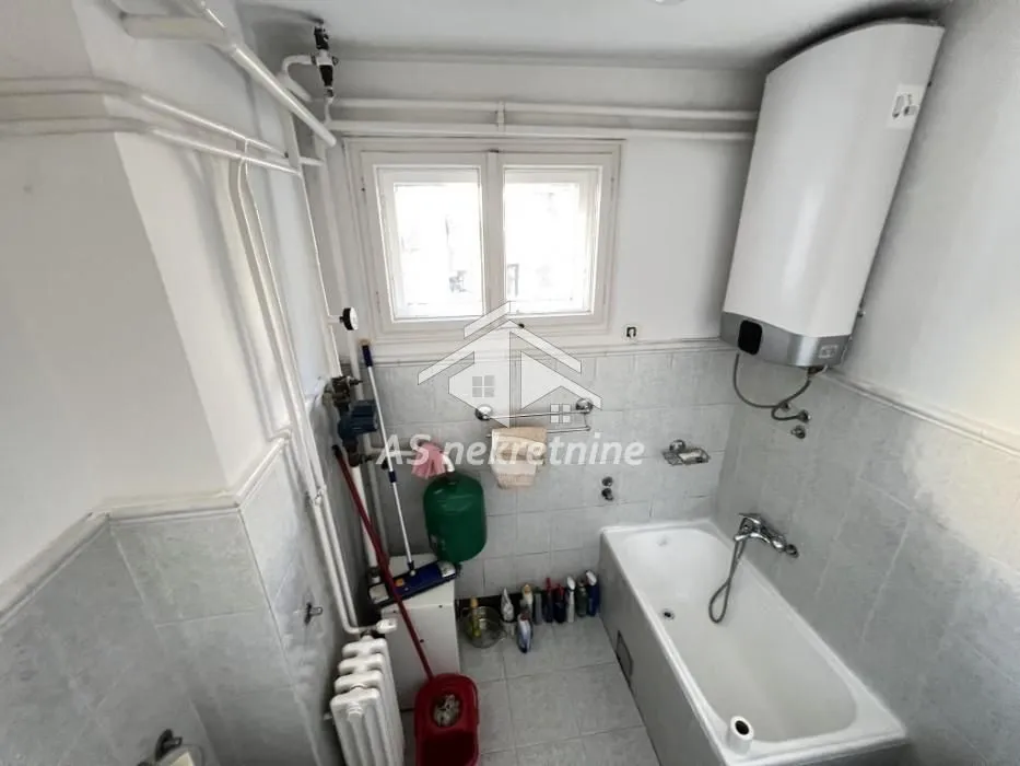 Izdavanje, trosoban stan, 66m², Stari Grad, Beograd