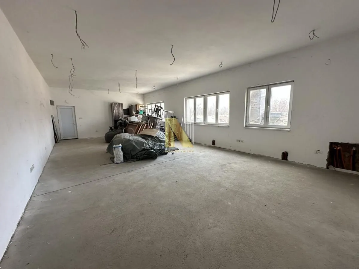 Rent, office space, 1515m², Salajka, Novi Sad Sve Podlokacije
