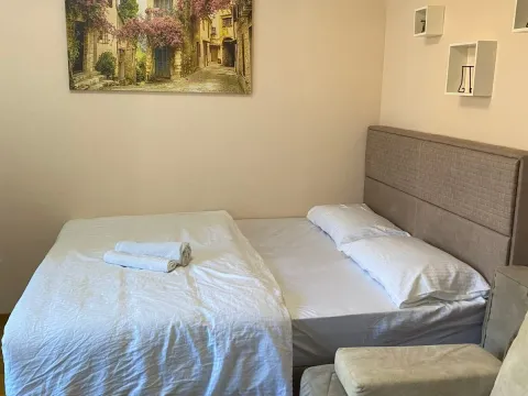 Izdavanje, garsonjera, 35m², Budva, Crna Gora - image 3