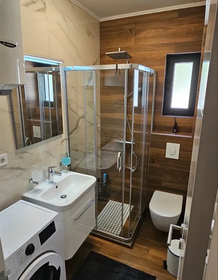 Izdavanje, jednosoban stan, 55m², Centar, Tivat