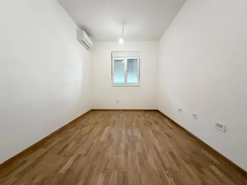Prodaja, dvosoban stan, 65m², Stari Aerodrom, Podgorica - image 10
