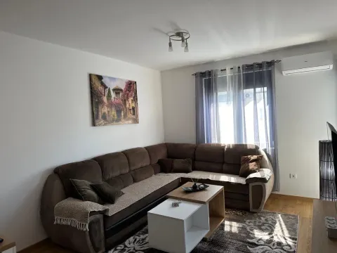 Izdavanje, jednosoban stan, 45m², City Kvart, Podgorica - image 9