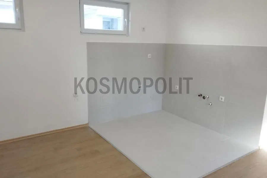Prodaja, trosoban stan, 57m², Zemun Sve Podlokacije, Beograd