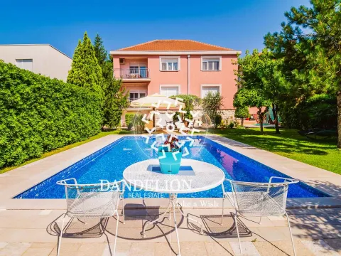 Izdavanje, kuća, 325m², Gorica C, Podgorica - image 37