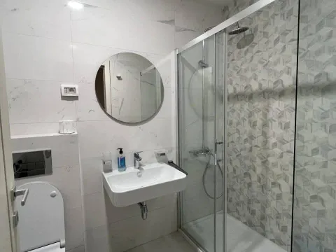 Prodaja, jednosoban stan, 49m², Central Point, Podgorica - image 1