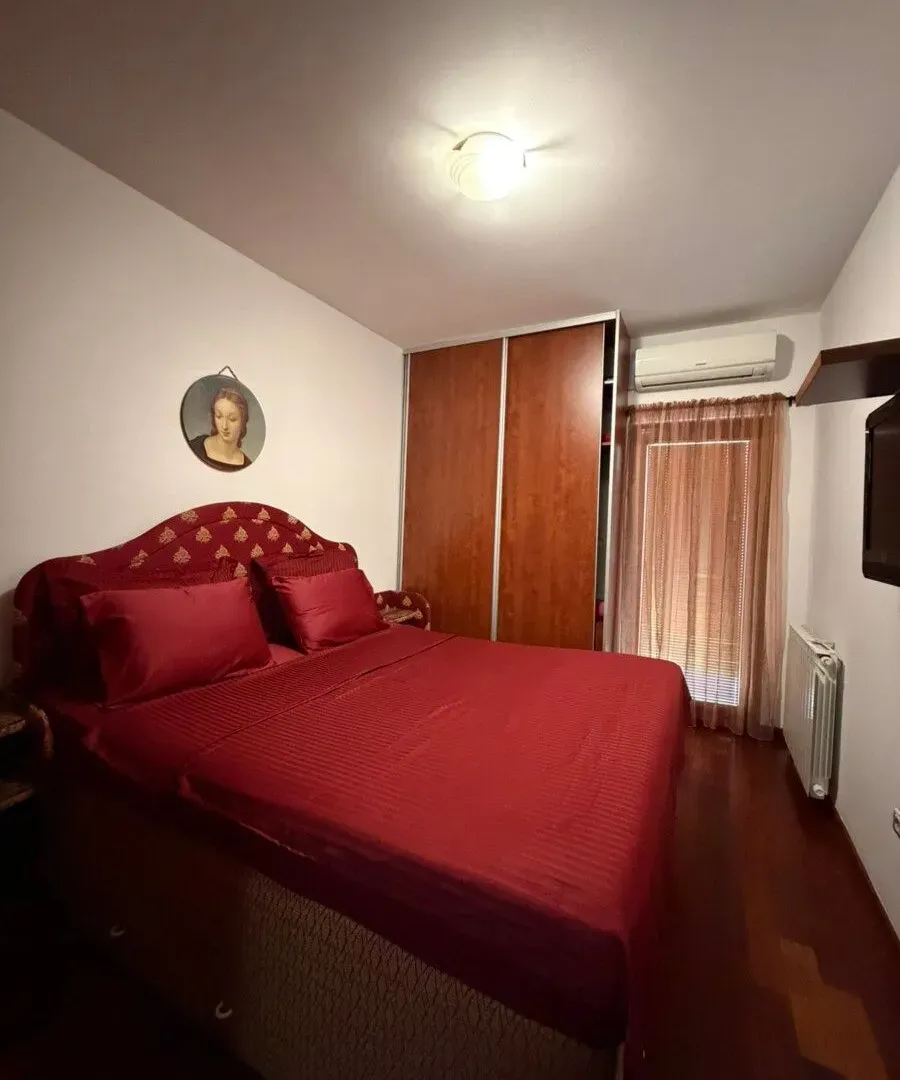Izdavanje, trosoban stan, 100m², Gorica C, Podgorica
