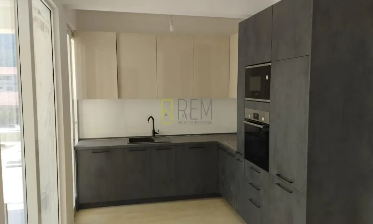 Sale, two bedroom apartment, 74m², Đenovići, Herceg Novi