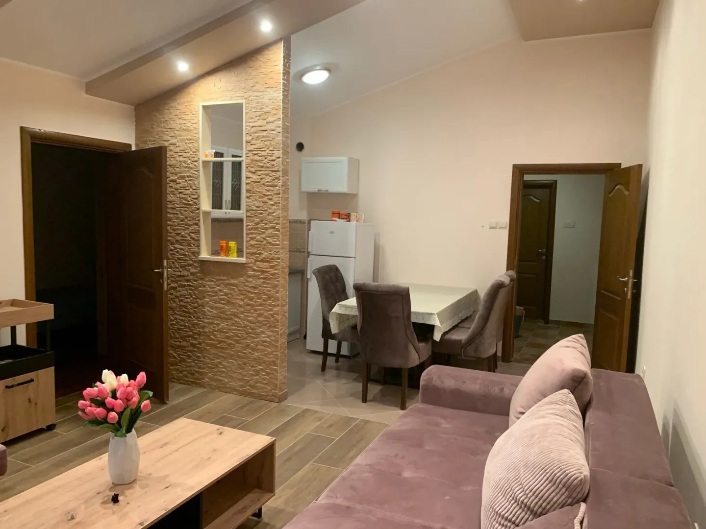 Rent, two bedroom apartment, 73m², Bečići, Budva