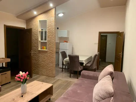 Rent, two bedroom apartment, 73m², Bečići, Budva - image 3