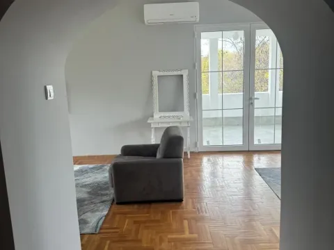 Izdavanje, stan, 151m², Savski Venac, Beograd - image 6