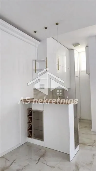 Rent, three bedroom apartment, 106m², Stari Grad, Beograd