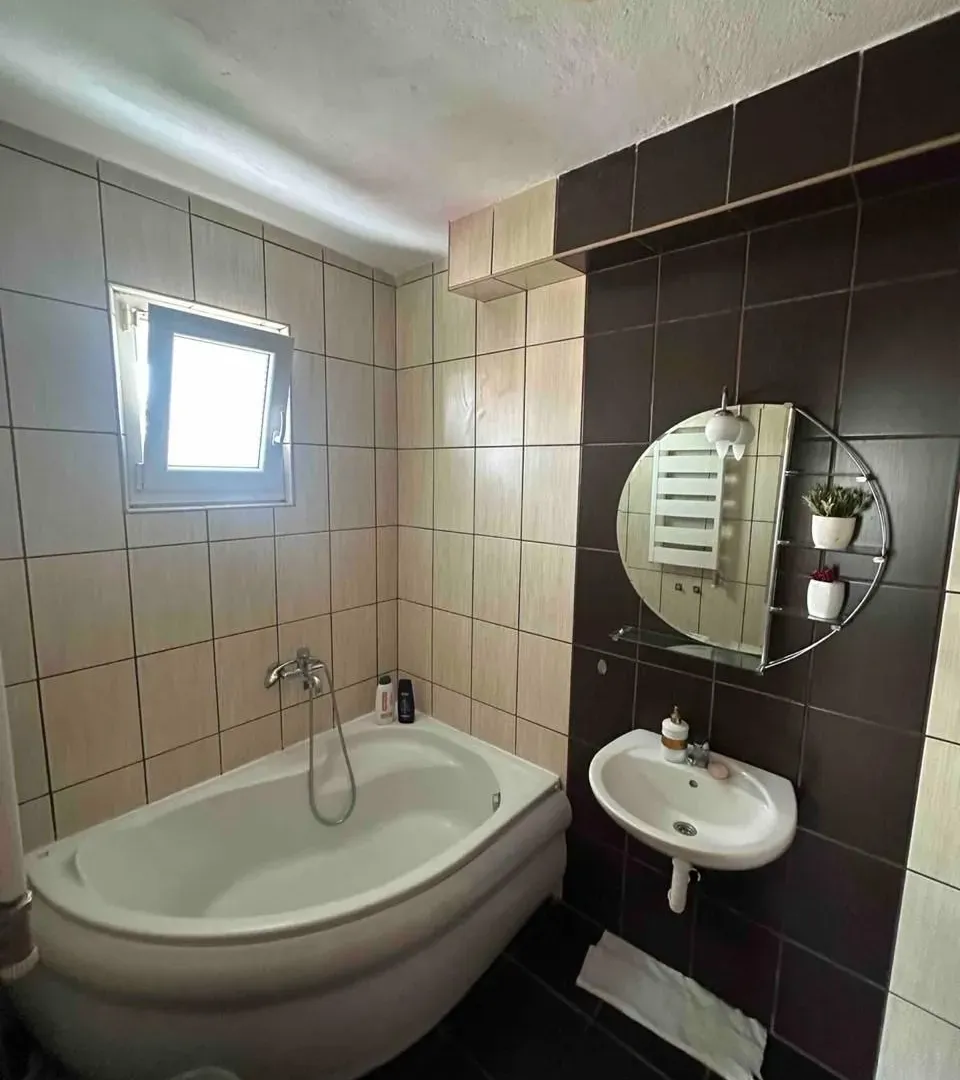 Izdavanje, trosoban stan, 141m², Donja Gorica, Podgorica