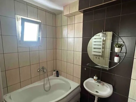 Izdavanje, trosoban stan, 141m², Donja Gorica, Podgorica - image 2