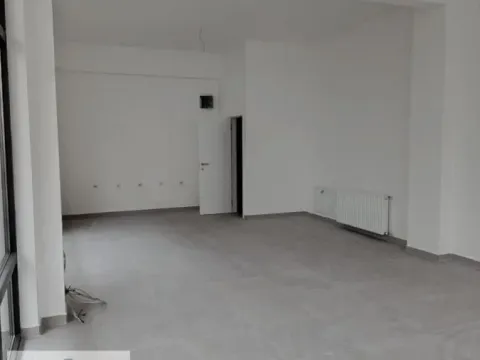 Izdavanje, poslovni prostor, 51m², Obrenovac, Beograd - image 2