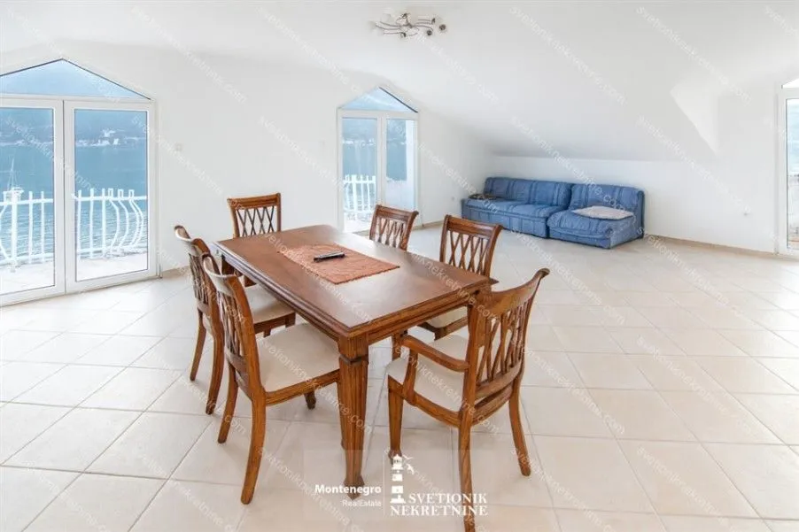 Prodaja, trosoban stan, 118m², Topla, Herceg Novi